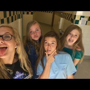 Meet your Posher, Brooke